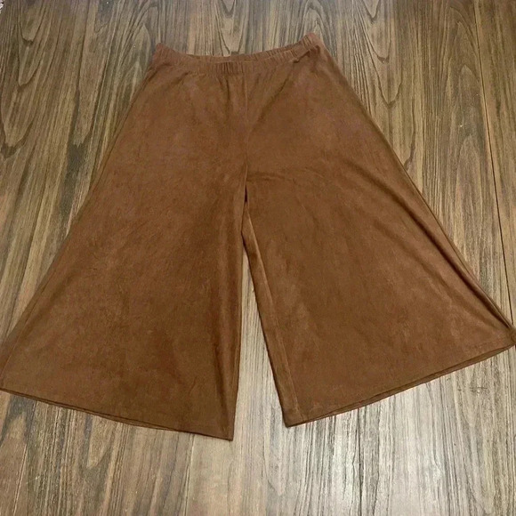 Antthony Brown Wide Leg Crop Brown Polyester Pull On Pants Women’s size Medium - Picture 10 of 10